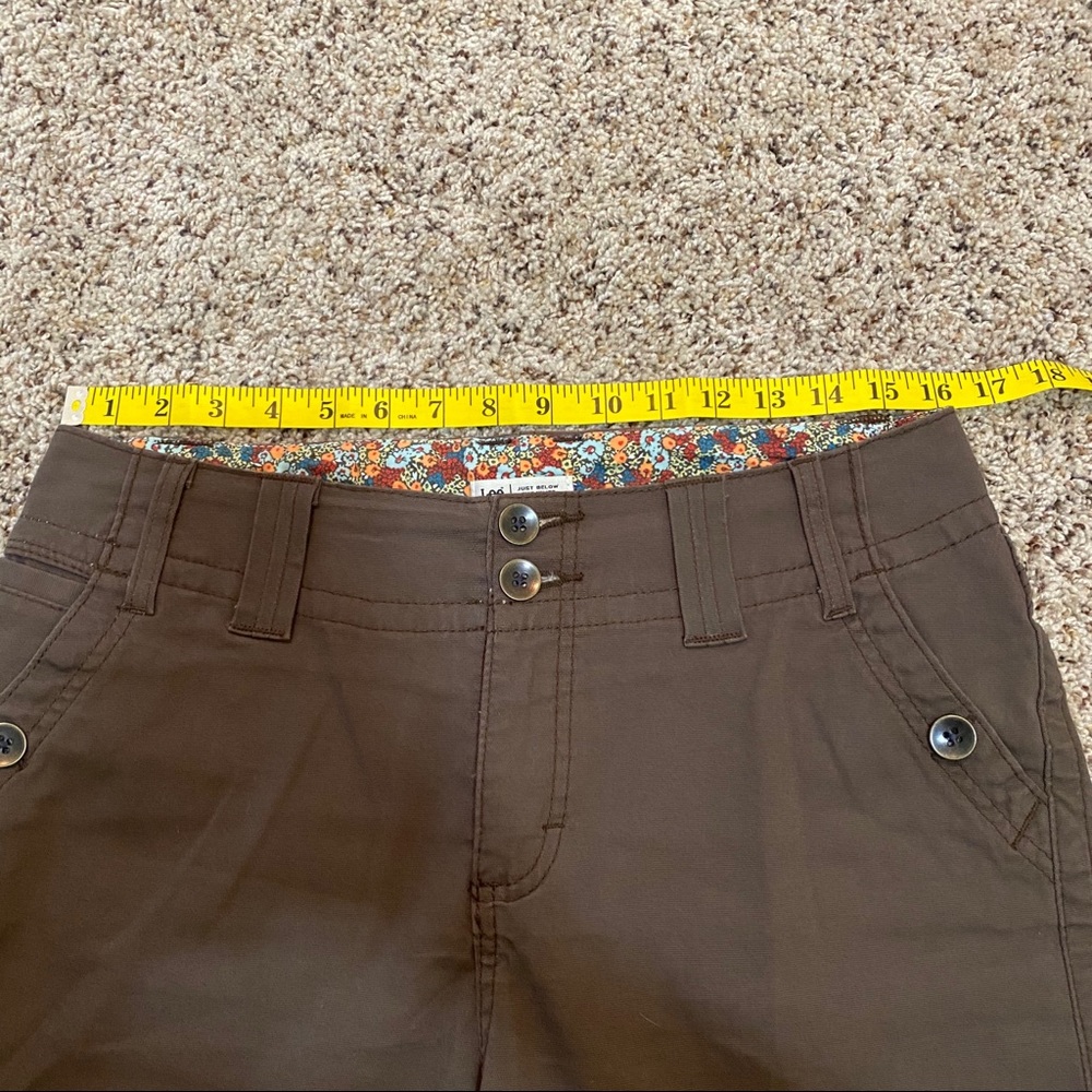 Lee Women’s Shorts - Picture 7 of 8